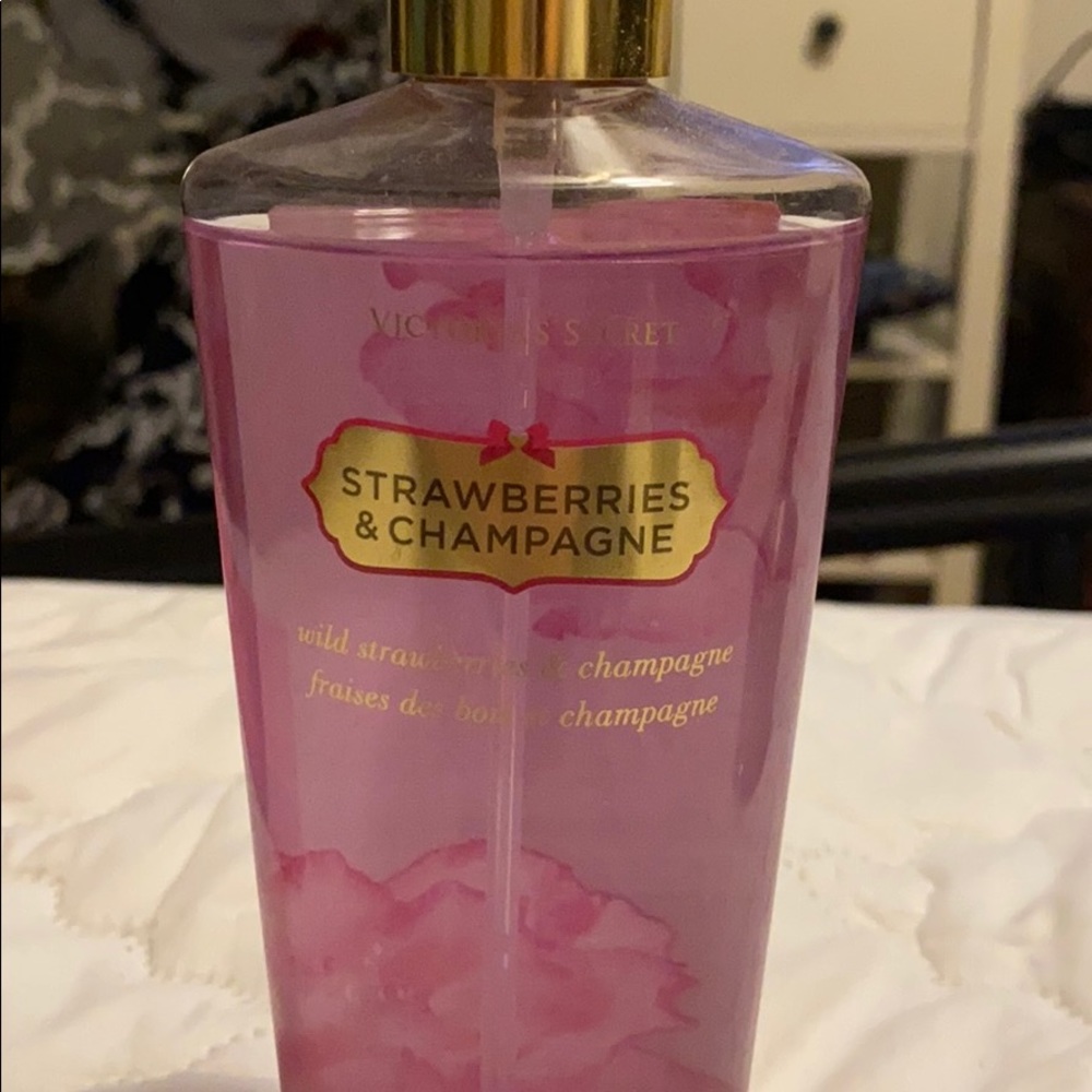 Victoria Secret Strawberries and Champagne Spray